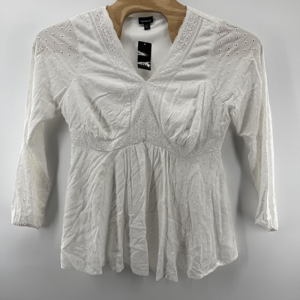 Torrid Babydoll Eyelet Top Medium Large 10 White Cloud Dancer Lace Boho Romantic